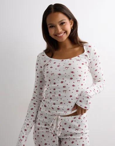 Nelly - Röd - Cute Print LS Top 