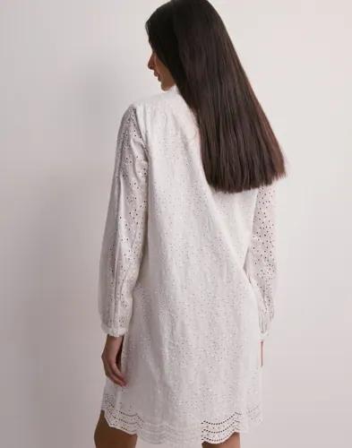 Selected Femme - Vit - Slftatiana Ls Short Embr Dress Noos 