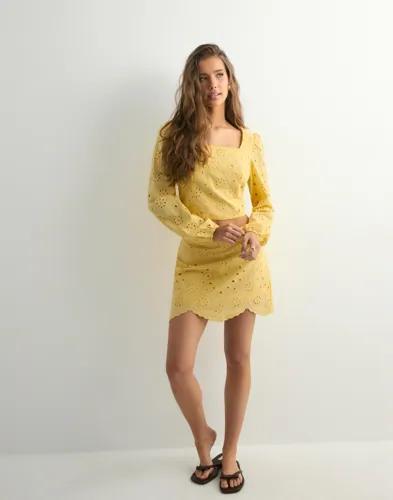 Vero Moda - Gul - Vmpanille Ls Cropped Top Wvn 