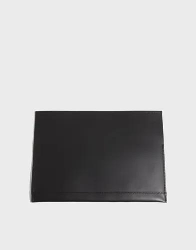 ATP ATELIER - Svart - Sardegna Media Leather Laptop Case 