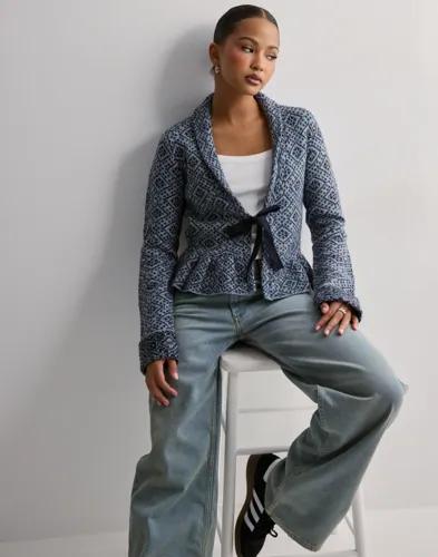 Nelly - Blå - Flounce Tie Jacquard Knit Cardigan 