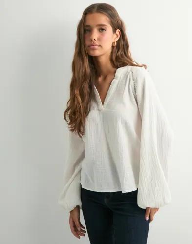 Only - Vit - Onlthyra Life Ls V-Neck Top Noos Wv 