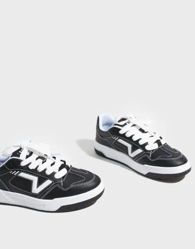 VANS Upland Låga sneakers Svart 