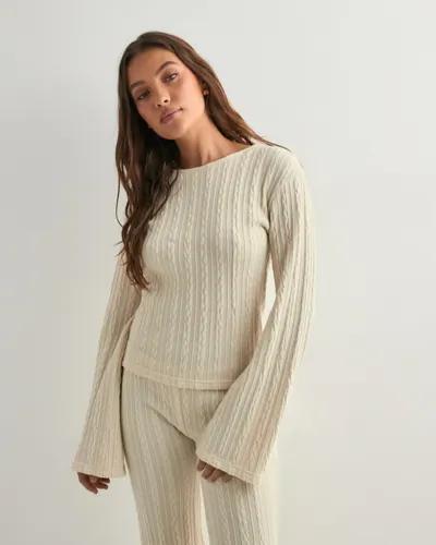 Nelly - Vit - Cutest Chill Sweater 