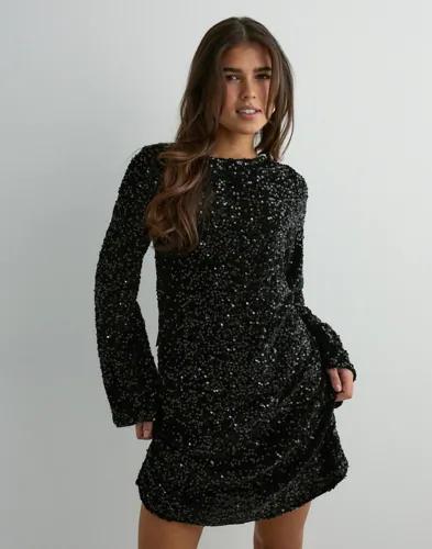 Pieces - Svart - Pckam Ls Deep Back Bow Dress Jrs No 