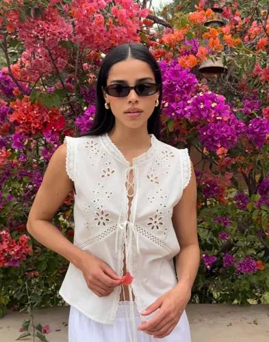 Nelly - Vit - Embroidered Vest 