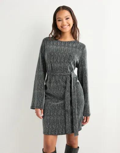 Pieces - Svart - Pcmaeve Ls Rev. Dress Jrs 