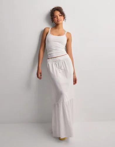 Vero Moda - Vit - Vmpretty Hw Maxi Skirt Wvn Ga Noos 