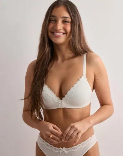 Hunkemöller - Vit - Lola non wired low d pu 