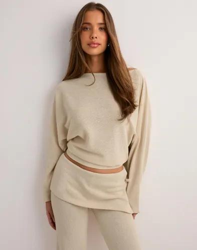 Nelly - Beige - Effortless Knit LS Sweater 