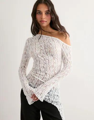 Nelly - Vit - Asymmetric Lace Top 
