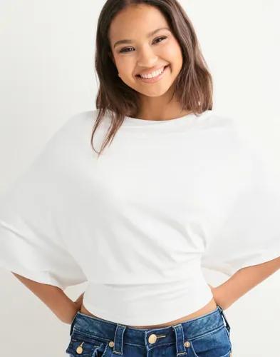 Nelly - Vit - Perfect Poncho Top