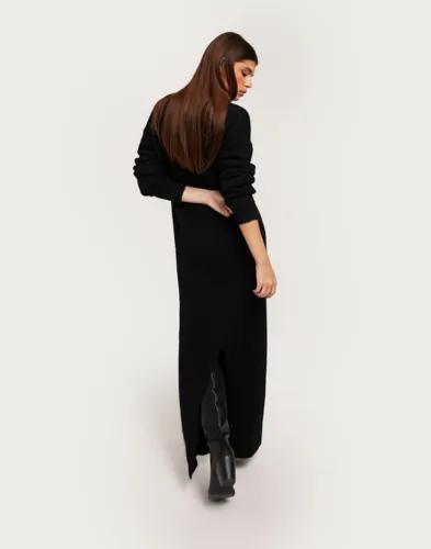 Nelly - Svart - Loose Fuzzy Knit Dress 
