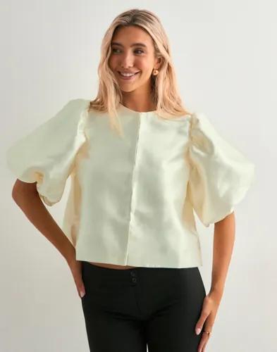 Malina - Vit - Cleo pouf sleeve blouse 