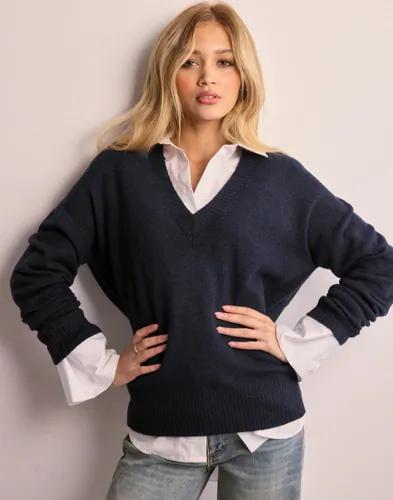 Nelly - Blå - V-neck Knit Sweater 
