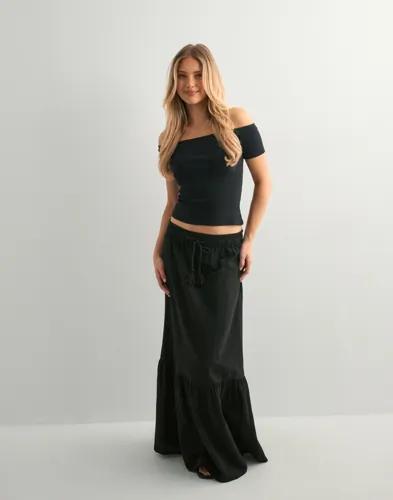 Vero Moda - Svart - Vmpretty Hw Maxi Skirt Wvn Ga Noos 