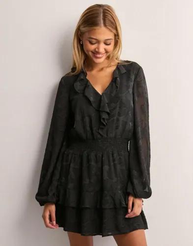 Nelly - Svart - Flounce Dress 