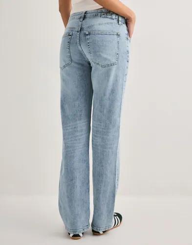 Nelly - Blå - Perfect Straight Jeans 