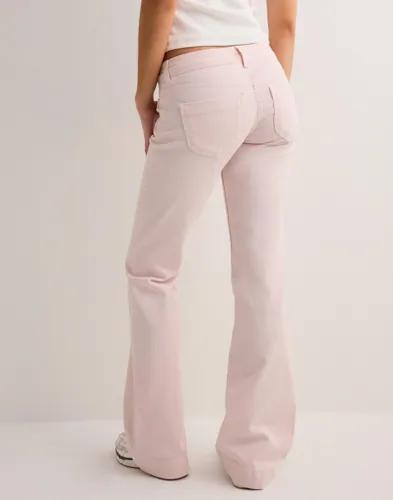 Nelly - Rosa - Super Low Heart Pocket Bootcut Jeans 