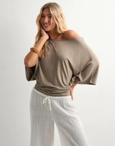 Nelly - Beige - Perfect Poncho Top 