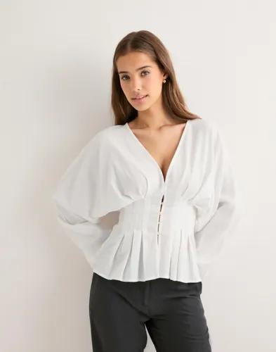 Nelly - Vit - Button Pleat Blouse 