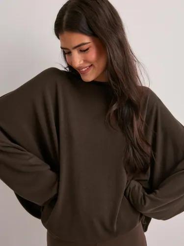 Nelly - Brun - Soft Drape Back Sweater 