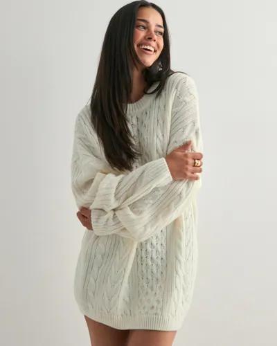 Nelly - Vit - Oversized Cable Knit Sweater