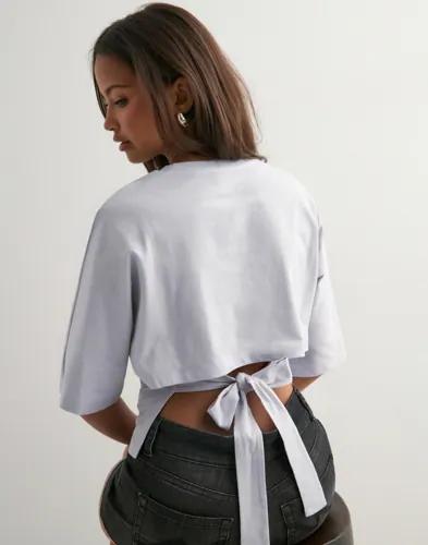 Nelly - Lila - Open Back Tie Tee 