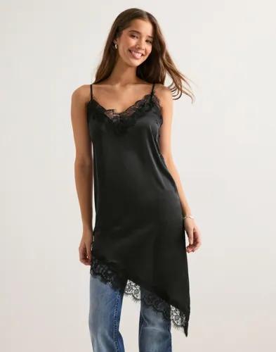 Pieces - Svart - Pcnomi Strap Satin Lace Dress Wvn D 