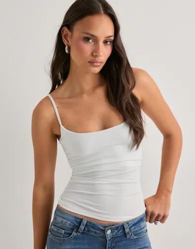 Nelly - Vit - Built In Bra Singlet 