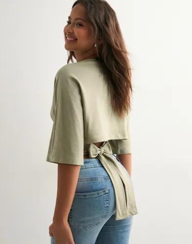 Nelly - Grön - Open Back Tie Tee 