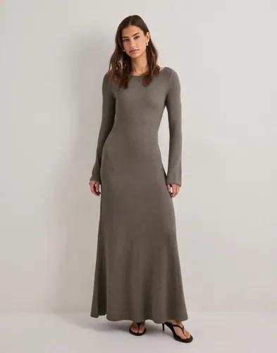 Nelly - Brun - Knit Maxi Dress 