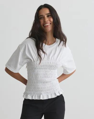 Nelly - Vit - Smock Waist Tee 