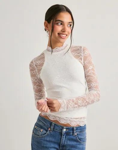 Nelly - Vit - Lace LS Top 