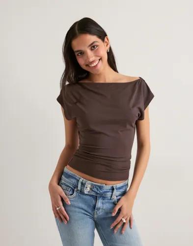 Nelly - Brun - Ultra Soft Shoulder Top 