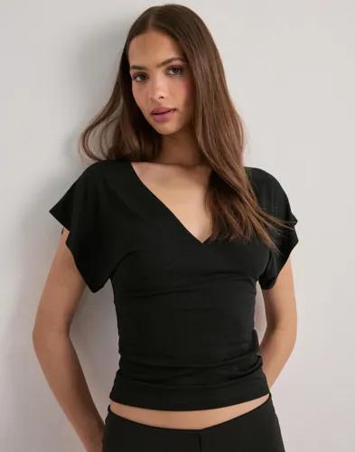 Nelly - Svart - Soft Plunge Top 