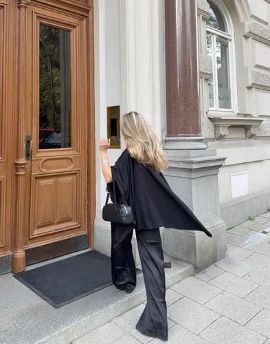 Nelly - Svart - My Chill Poncho