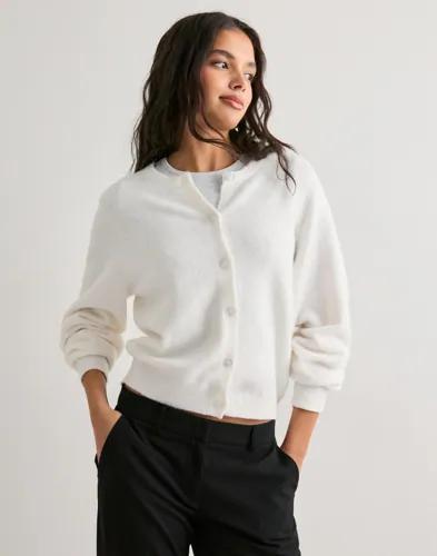 Nelly - Vit - Fuzzy Knit Cardigan