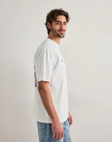 Woodbird Wbbaine Zilla Tee T-shirts med tryck Vit