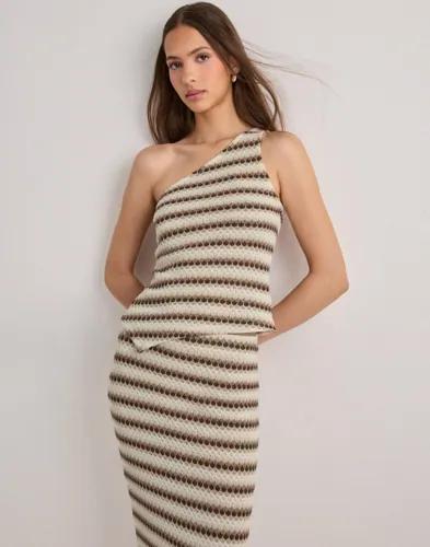 Nelly - Brun - In Love Shoulder Top 