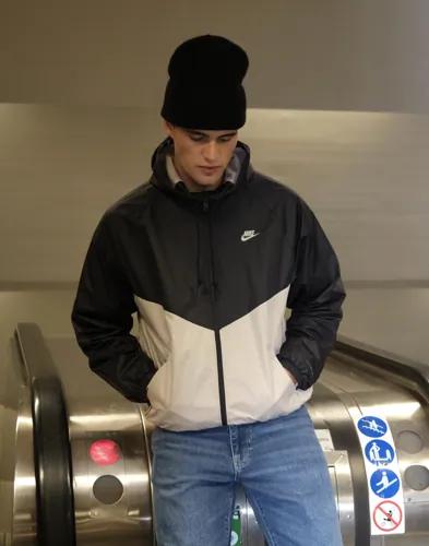 Nike M Nk Wr Lnd Jkt 26 Träningsjackor Svart