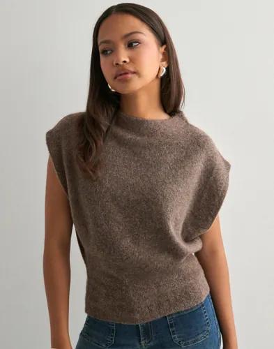 Nelly - Brun - Half Polo Knit Vest 