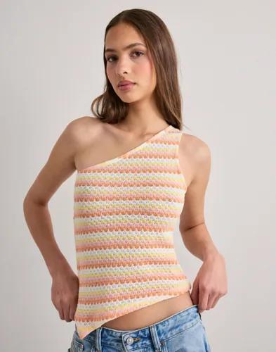 Nelly - Rose - In Love Shoulder Top 