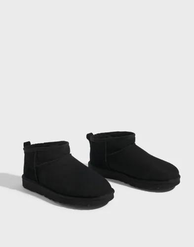 UGG M Classic Ultra Mini Vinterskor Svart 