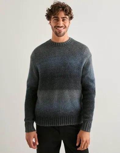 Selected Men Slhgaard Relaxed Ls Knit Crew Neck Stickade tröjor Grå 