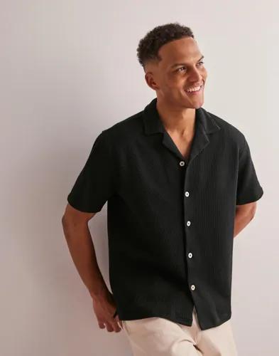 Brand Island Carlos Shirt Kortärmade skjortor Svart 