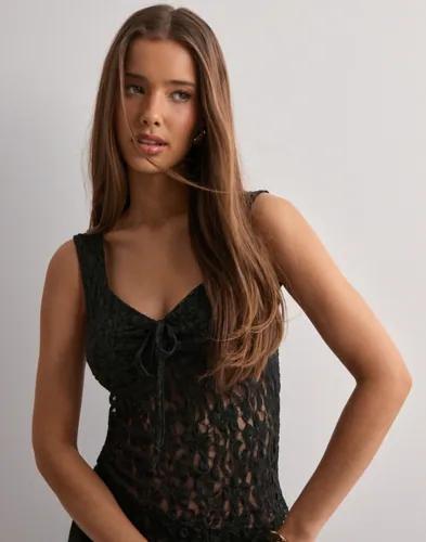 Nelly - Svart - Romantic Lace Sleeveless Top 