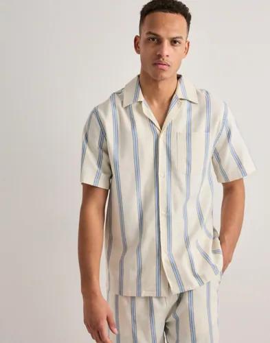 Les Deux Lawson Stripe Ss Shirt Kortärmade skjortor Beige 