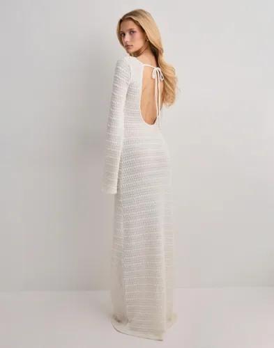 Nelly - Vit - Crochet Maxi Dress 