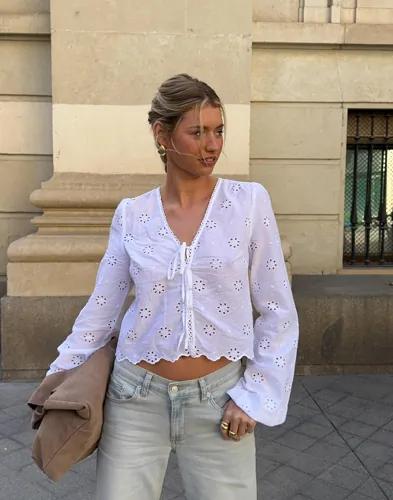 Nelly - Vit - Broidery Anglais Blouse 